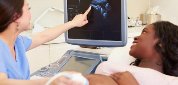 هل الفحص بالأشعة الموجات فوق الصوتية خطرة علي الرضع
